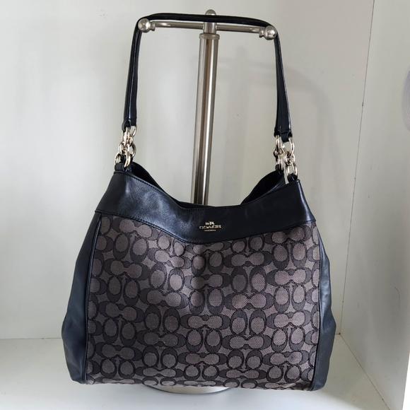 Coach Signature Jacquard/Black Leather Shoulder Bag - Picture 3 of 13